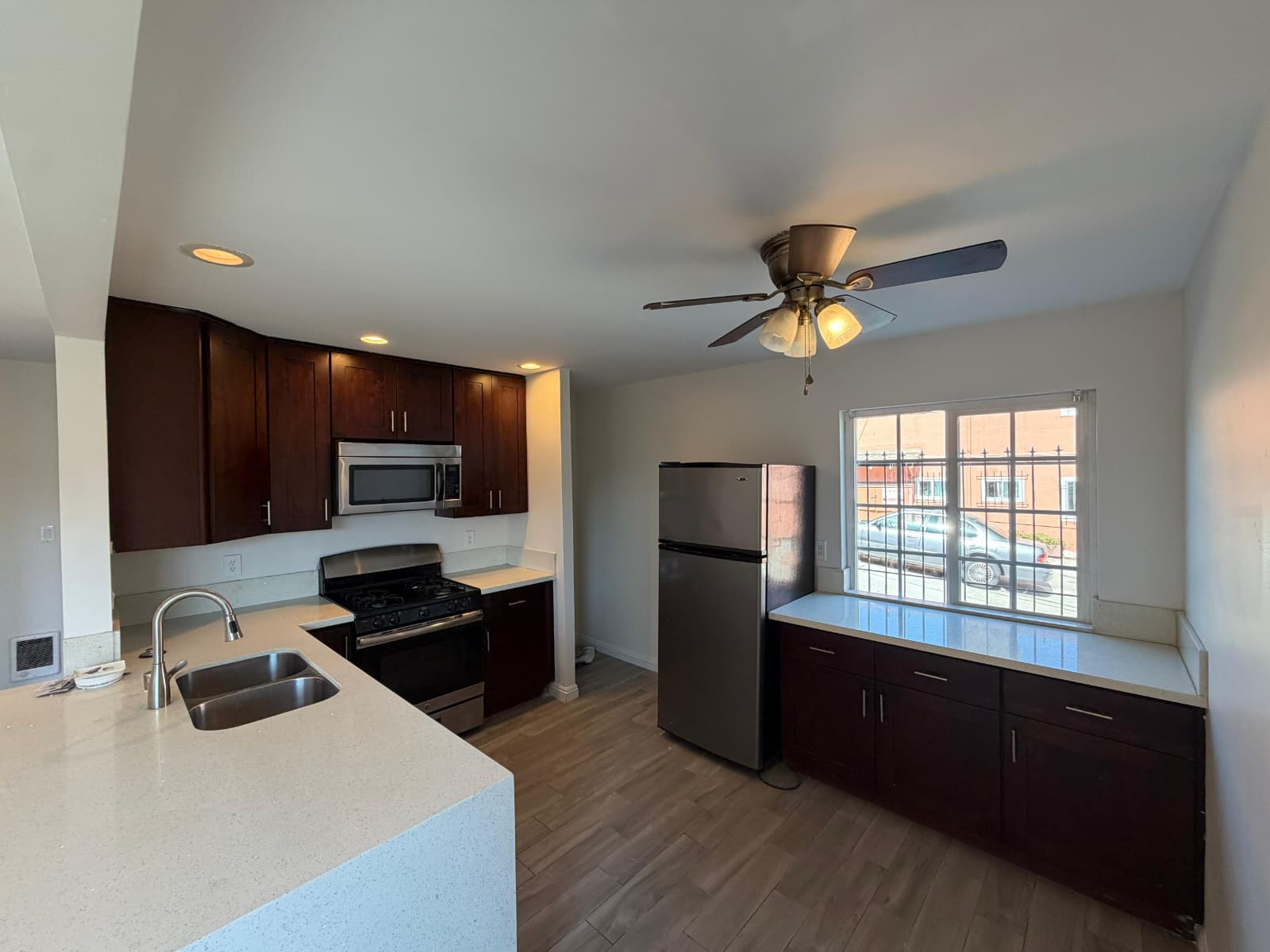 4253 1/2 Altadena Ave.